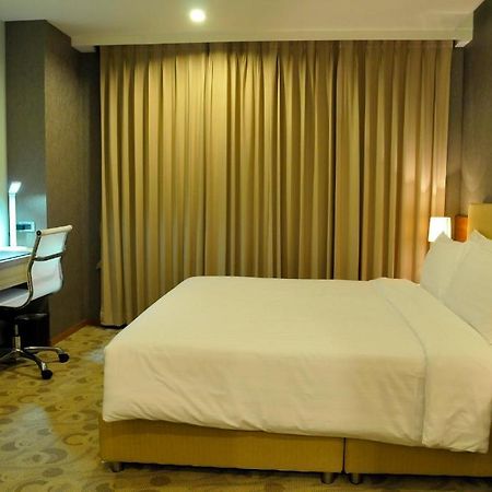 The Moonite Boutique Hotel Bangkok Exteriör bild