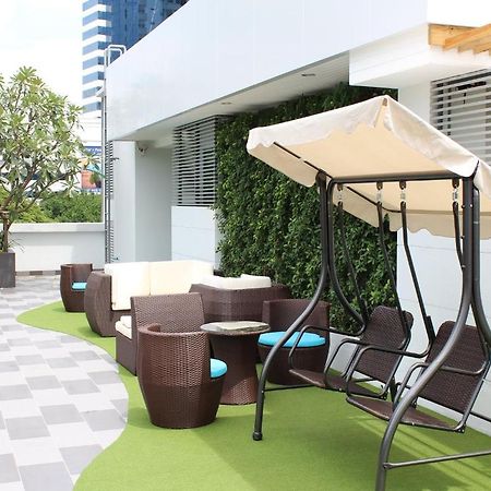 The Moonite Boutique Hotel Bangkok Exteriör bild