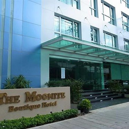 The Moonite Boutique Hotel Bangkok Exteriör bild