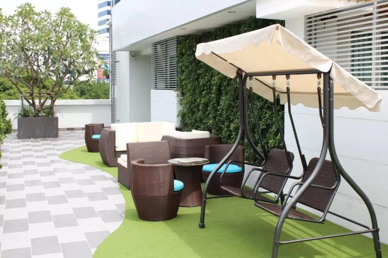 The Moonite Boutique Hotel Bangkok Exteriör bild