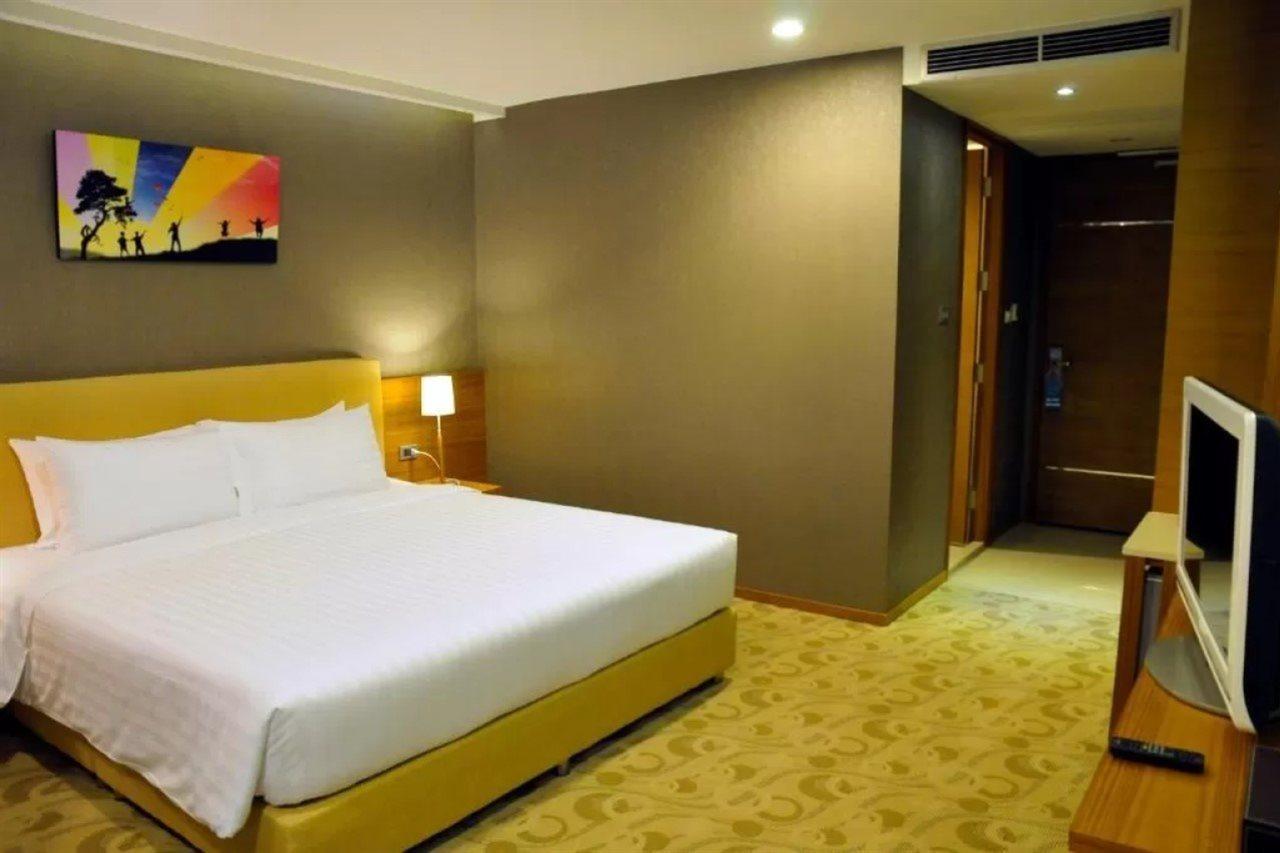 The Moonite Boutique Hotel Bangkok Exteriör bild