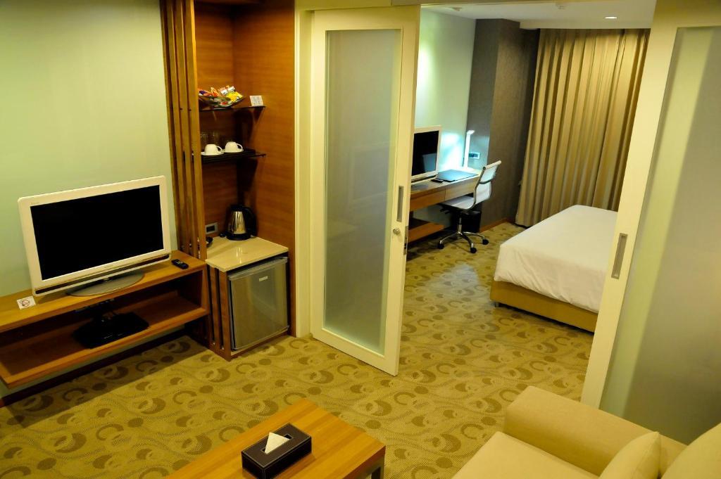 The Moonite Boutique Hotel Bangkok Exteriör bild