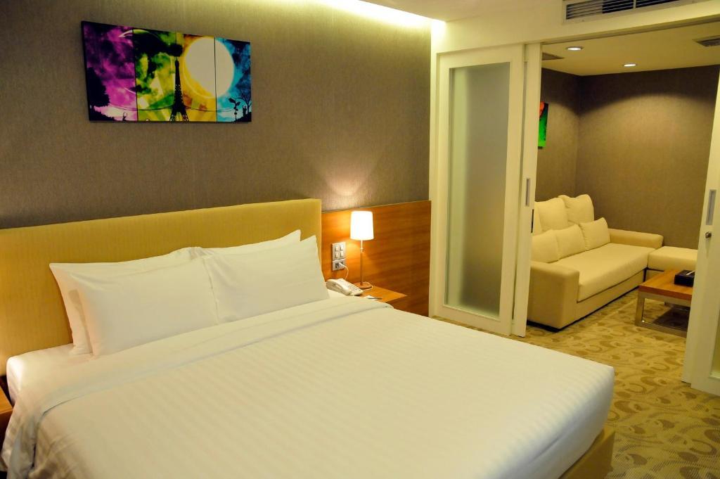 The Moonite Boutique Hotel Bangkok Exteriör bild