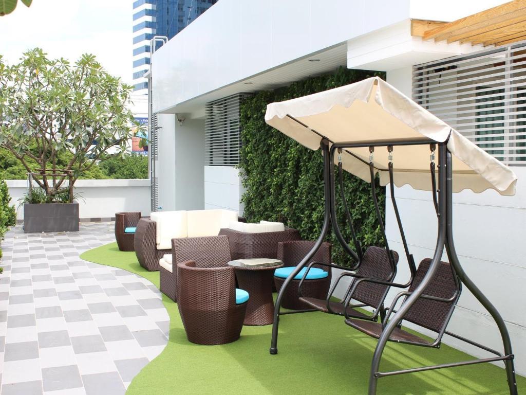 The Moonite Boutique Hotel Bangkok Exteriör bild