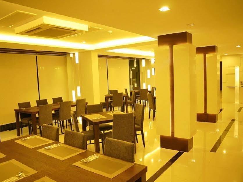 The Moonite Boutique Hotel Bangkok Exteriör bild