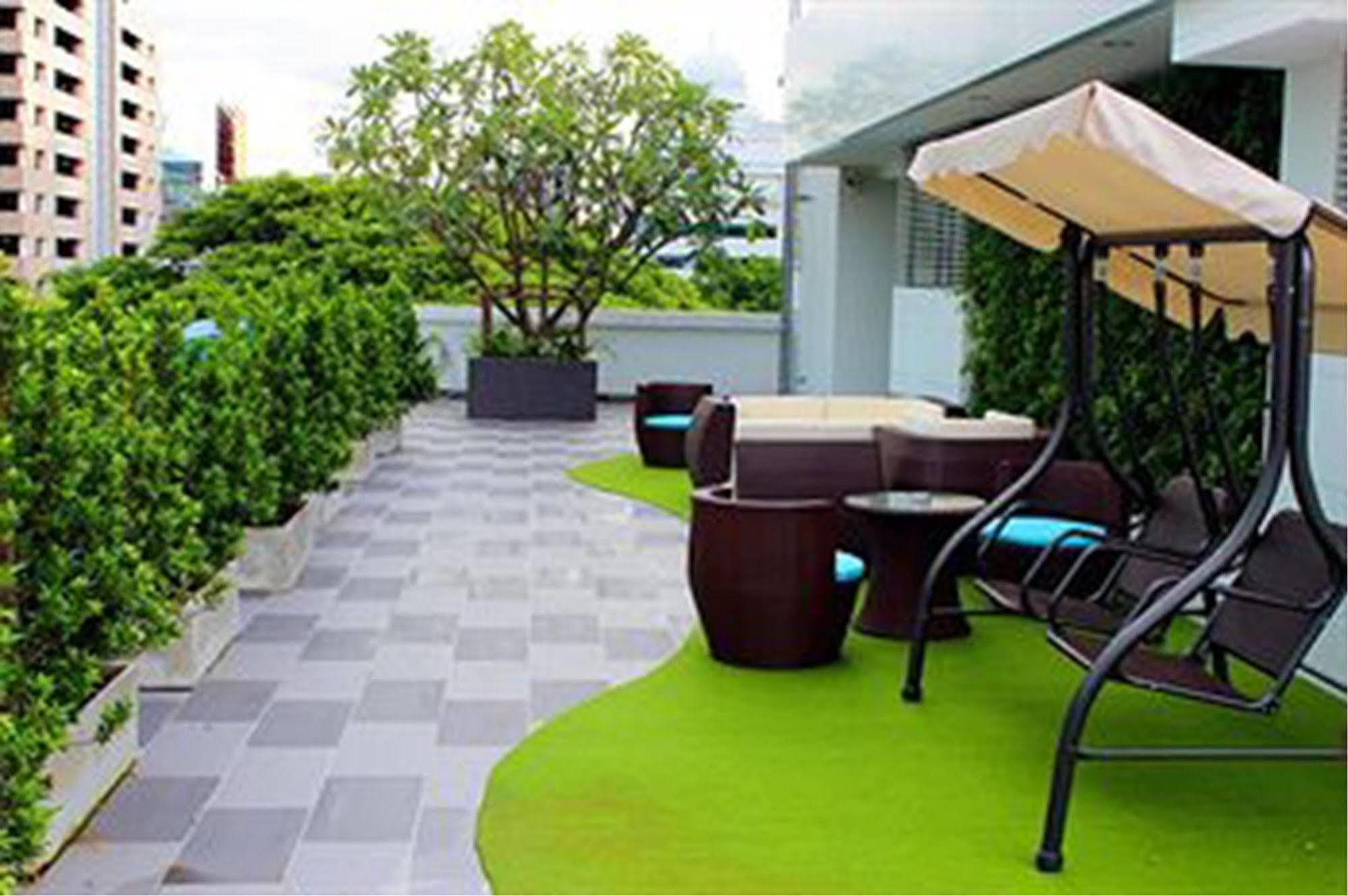 The Moonite Boutique Hotel Bangkok Exteriör bild