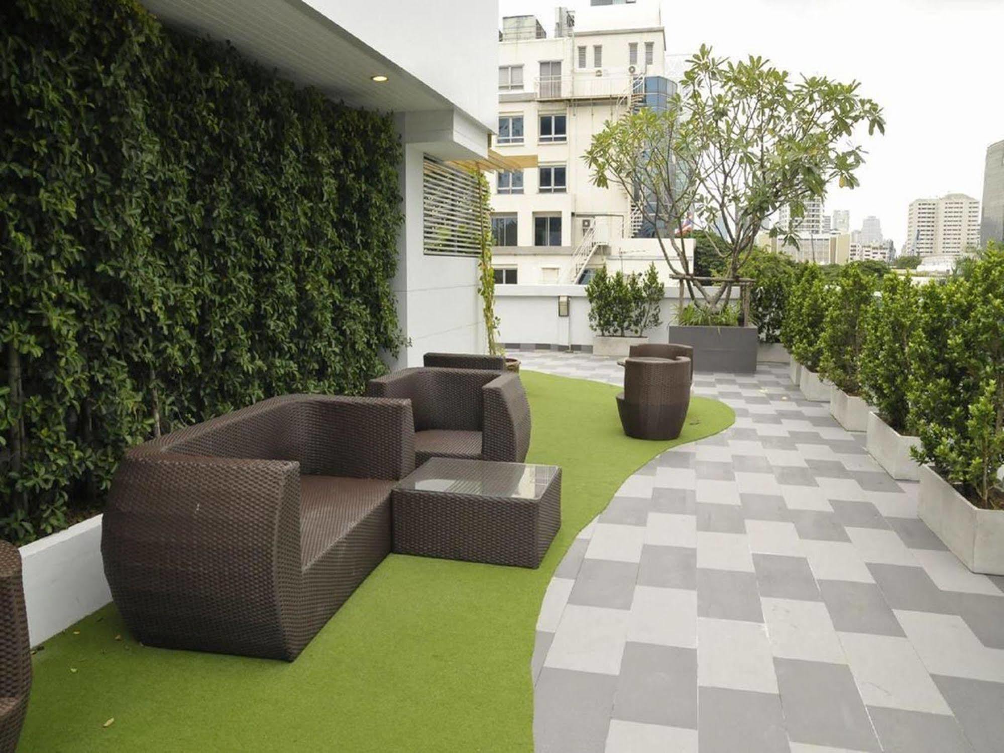The Moonite Boutique Hotel Bangkok Exteriör bild