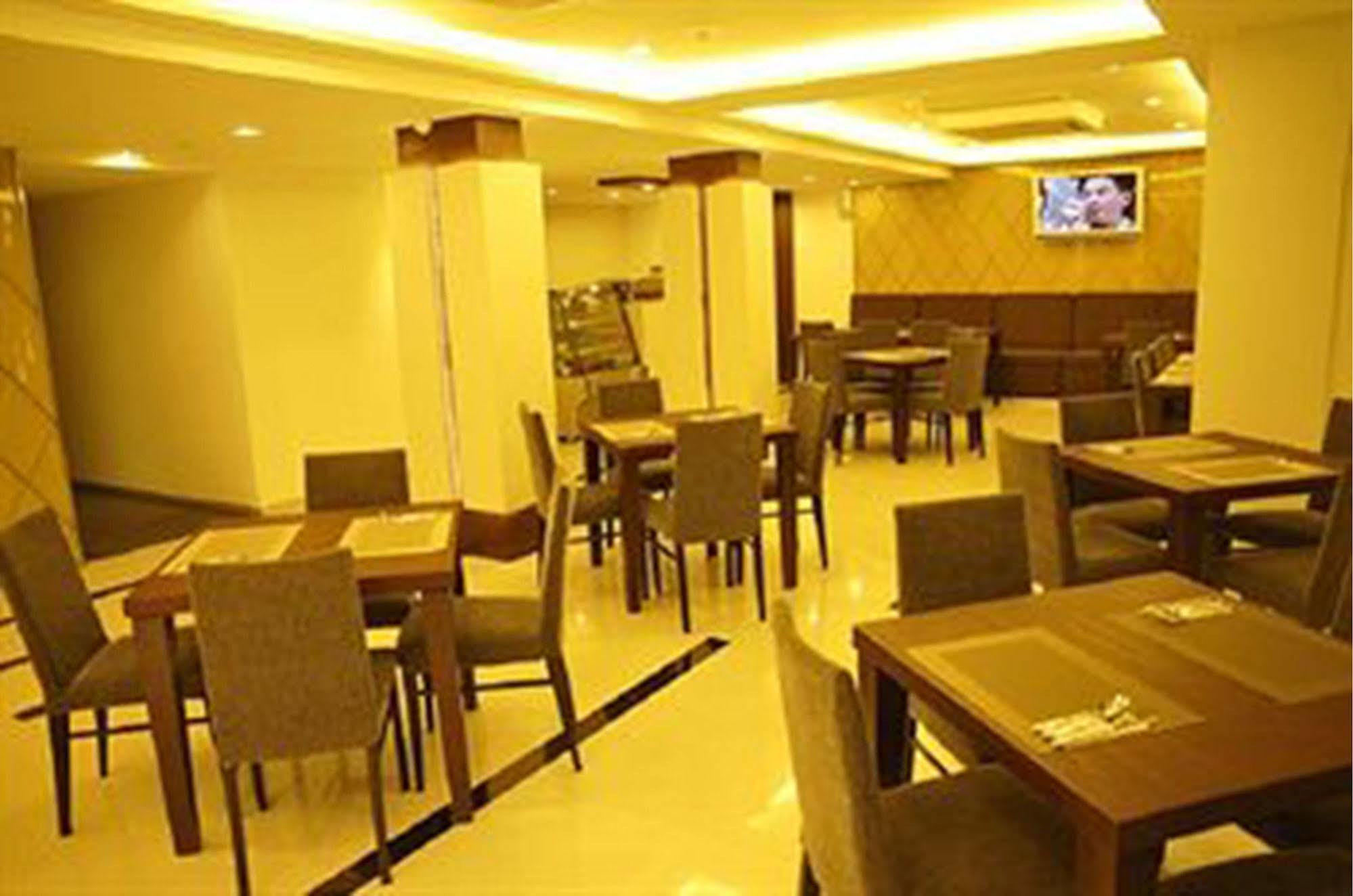 The Moonite Boutique Hotel Bangkok Exteriör bild